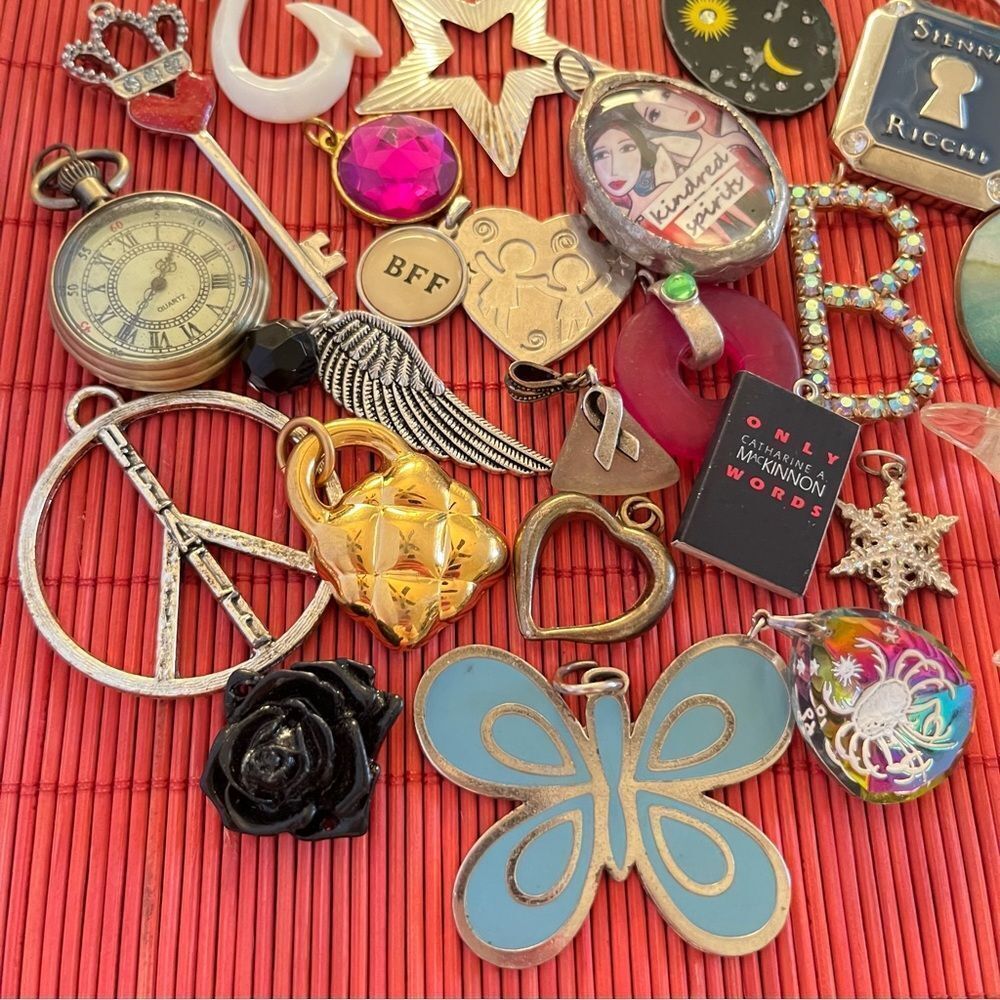 Pendants Charms Keychain Supplies Lot - Picture 3 of 6